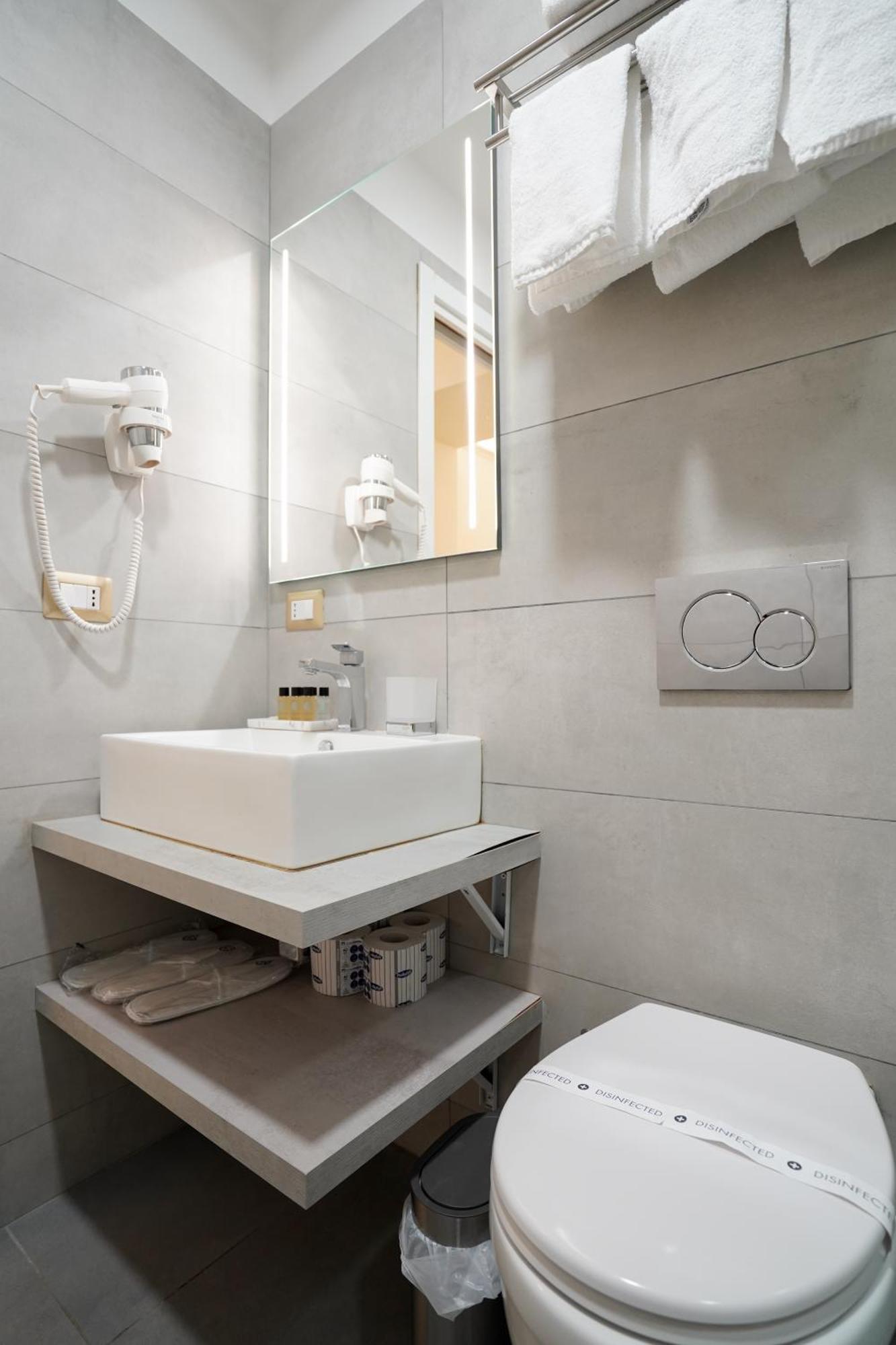 רומא Charm&Bella Guesthouse מראה חיצוני תמונה